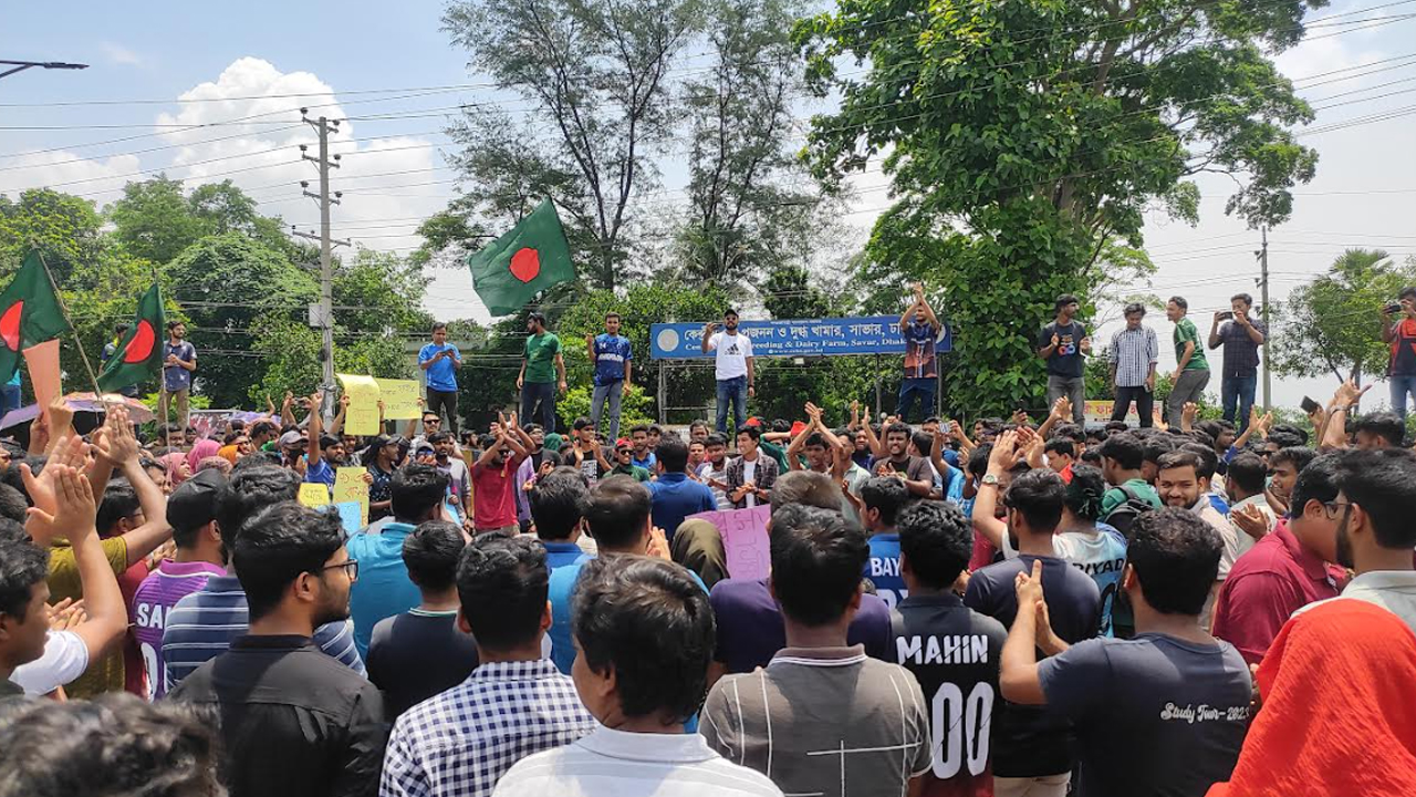 কোটাবিরোধী আন্দোলন: ফের ঢাকা-আরিচা মহাসড়ক অবরোধ