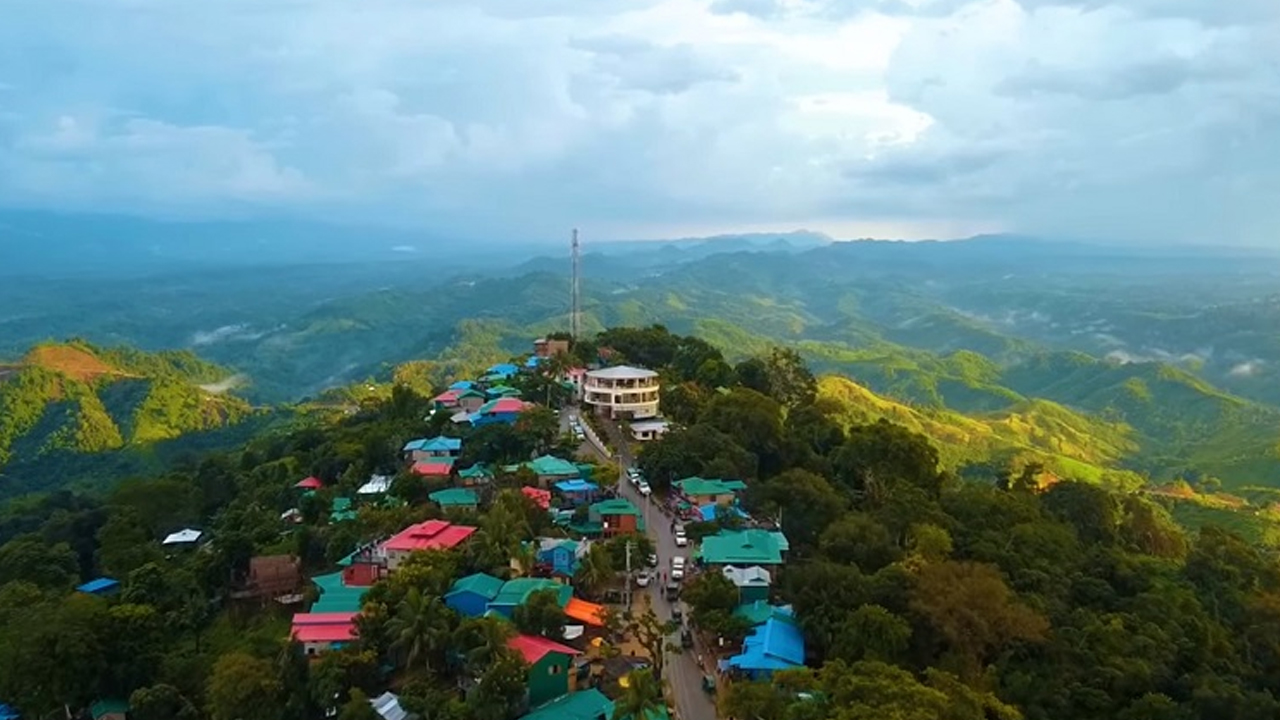 সাজেকে আটকা পড়েছে ৬ শতাধিক পর্যটক