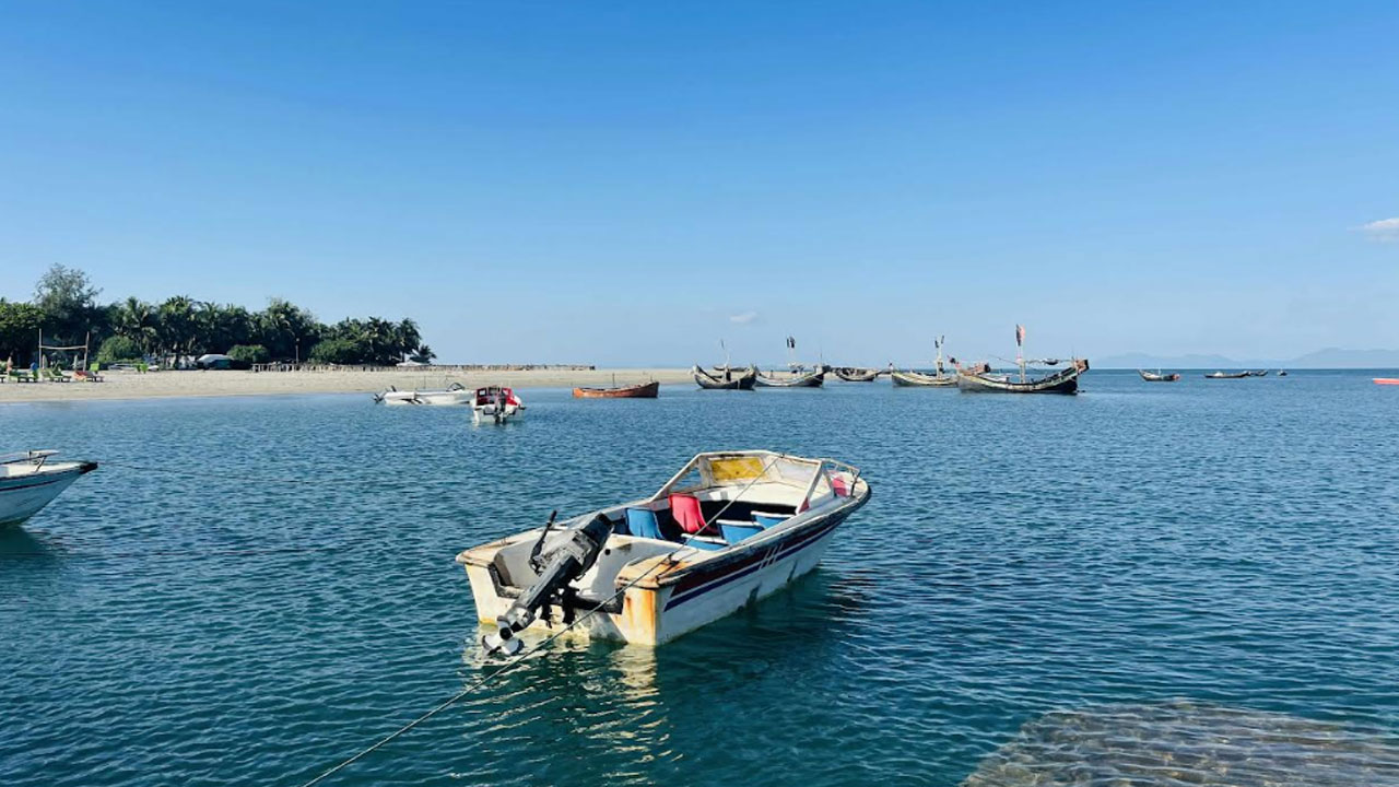 আগামীকাল থেকে সেন্টমার্টিন যাবে পর্যটকবাহী জাহাজ, থাকছে রাত্রিযাপনের সুযোগ