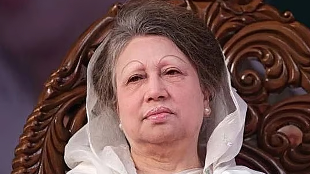 খালেদা জিয়ার অবস্থার সামান্য উন্নতি, বিদেশে নেওয়া নিয়ে সিদ্ধান্ত হয়নি, বিএনপির ‘বিজয় মশাল রোড শো’ স্থগিত